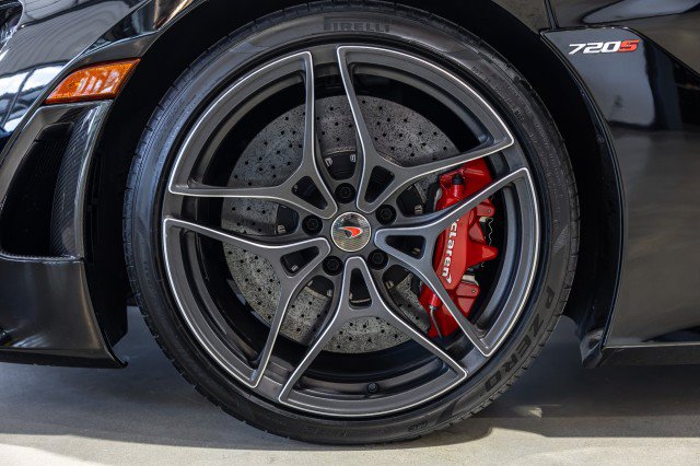 Used 2018 McLaren 720S Performance photo 32