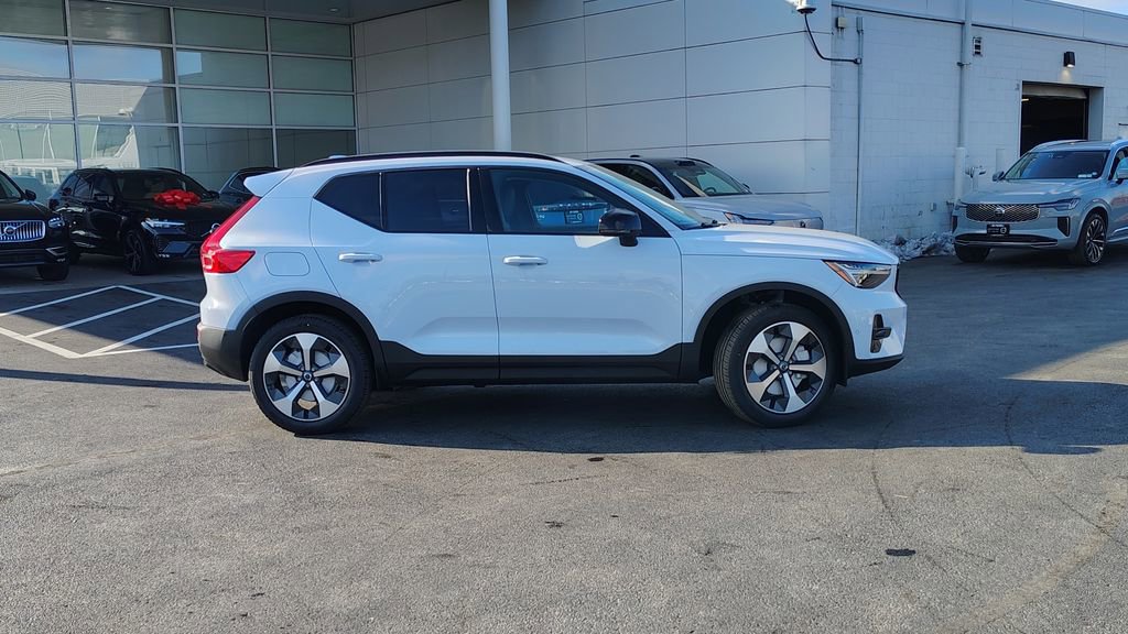 2026 Volvo Xc40 B5 Plus