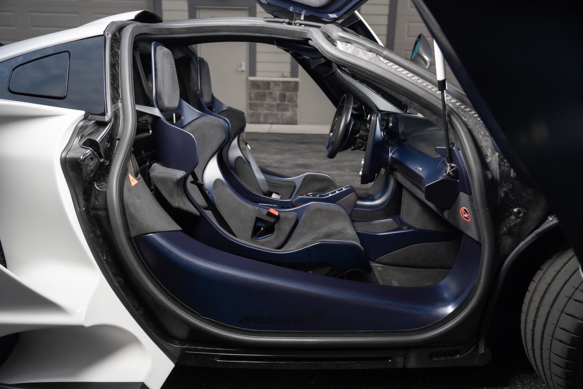 Used 2019 McLaren Senna photo 38