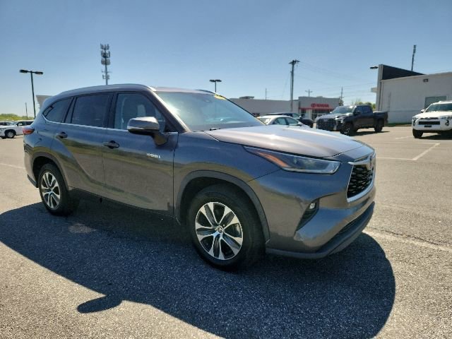 Used 2021 Toyota Highlander XLE
