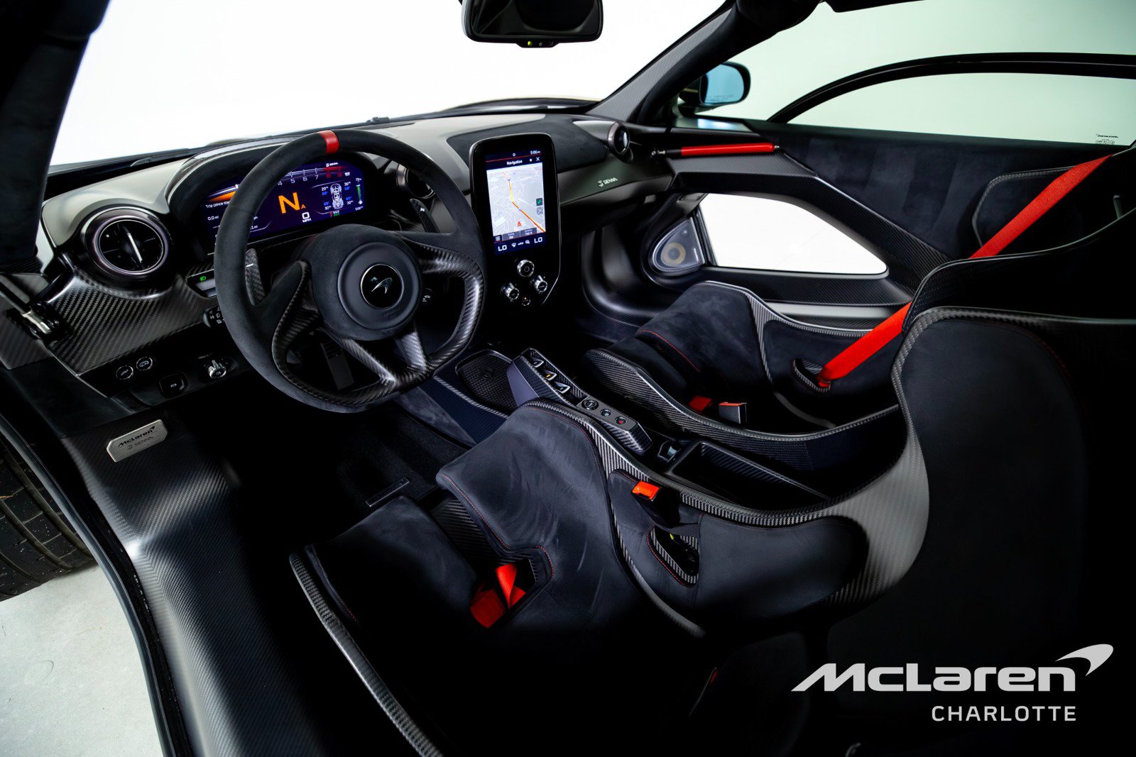 Used 2019 McLaren Senna photo 13