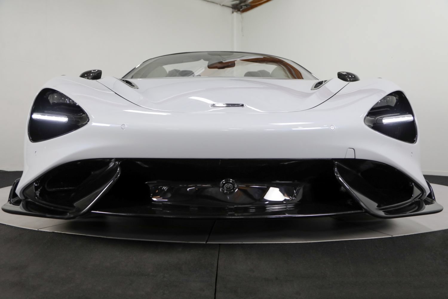 Used 2022 McLaren 765LT photo 19