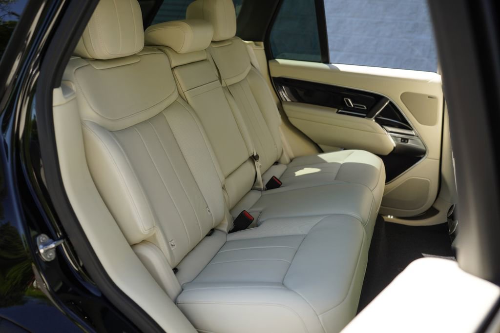 2025 Land Rover Range Rover SE