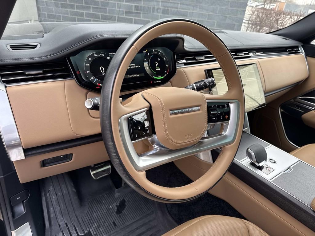 2025 Land Rover Range Rover SE
