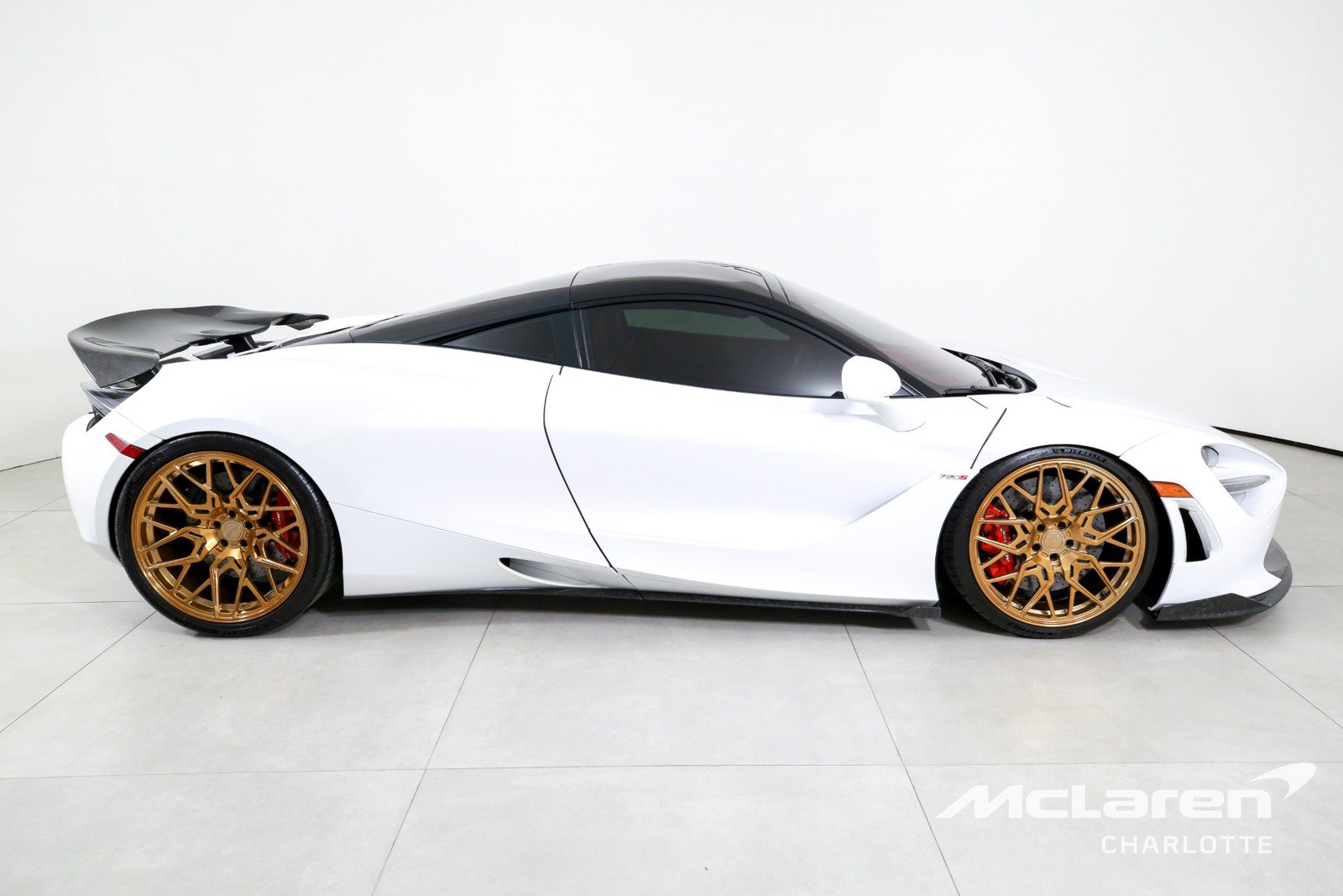 Used 2019 McLaren 720S photo 10