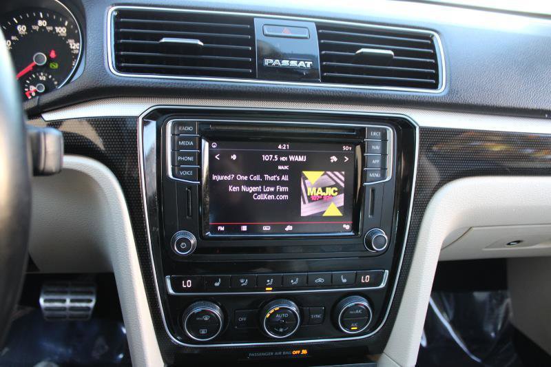 2019 Volkswagen Passat 2.0T SE R-Line