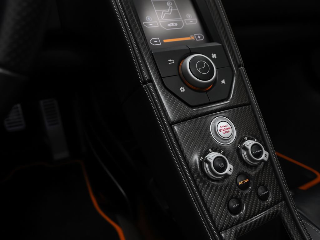 Used 2016 McLaren 675LT Spider photo 64