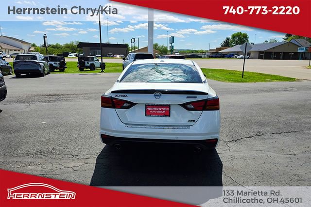 2022 Nissan Altima 2.5 SR