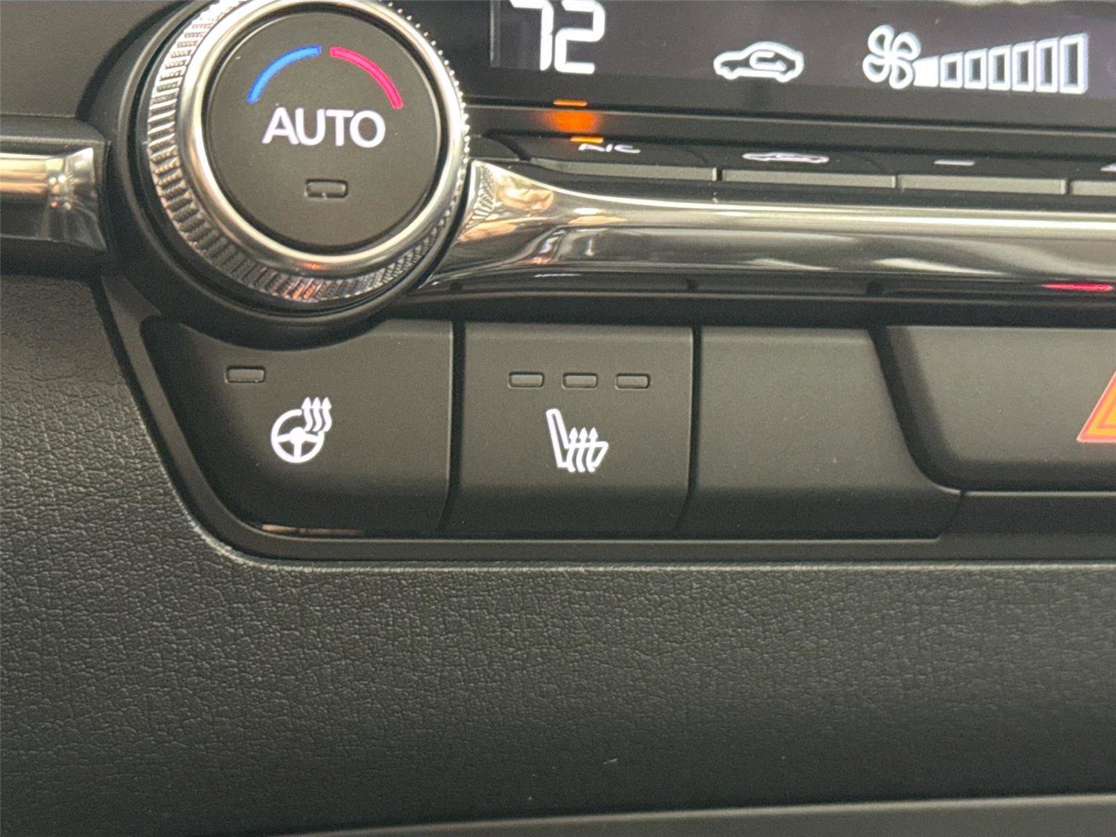 2026 MAZDA Mazda3 Hatchback w/Premium Plus Pkg