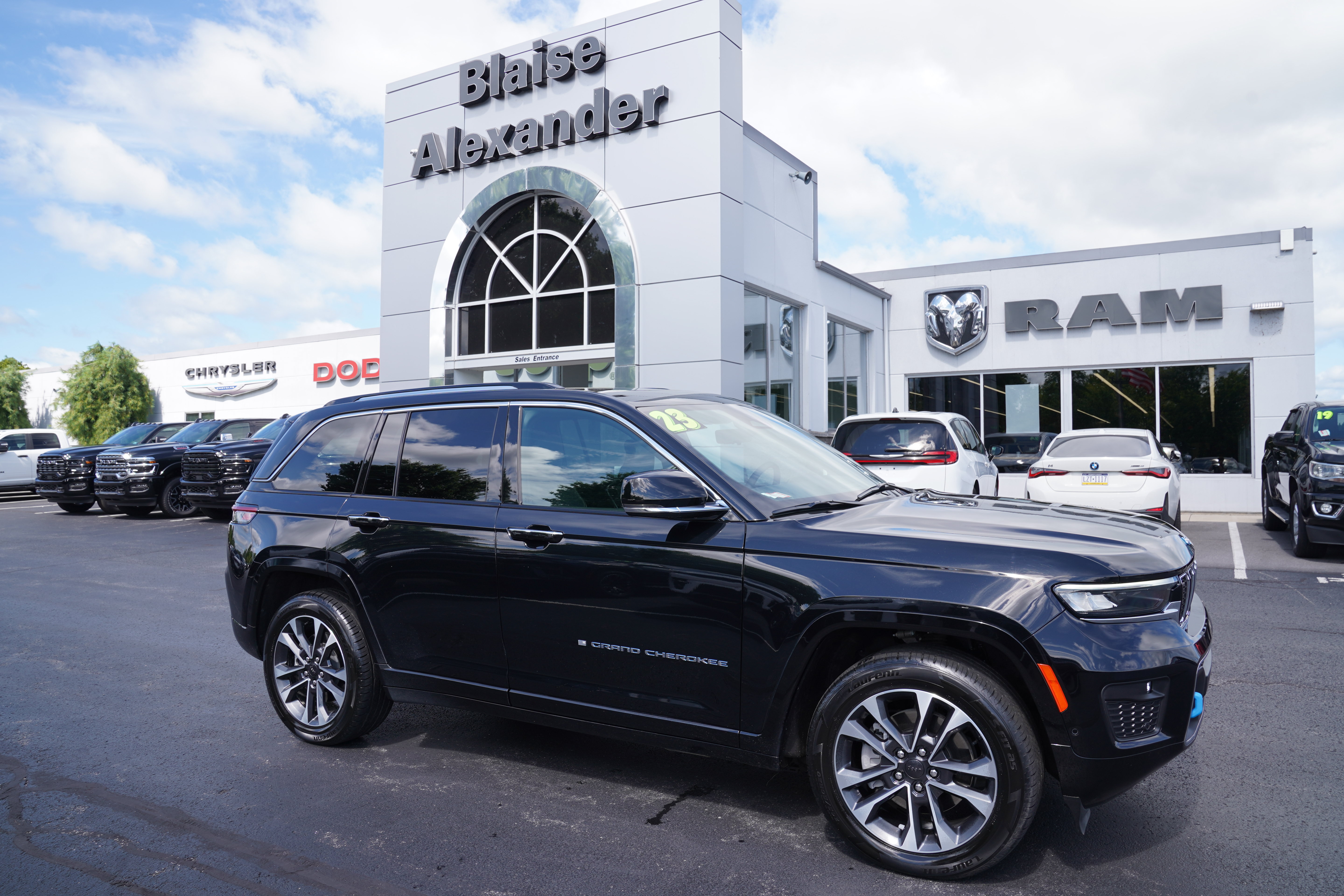 Certified 2023 Jeep Grand Cherokee Overland w/ Luxury Tech Group IV