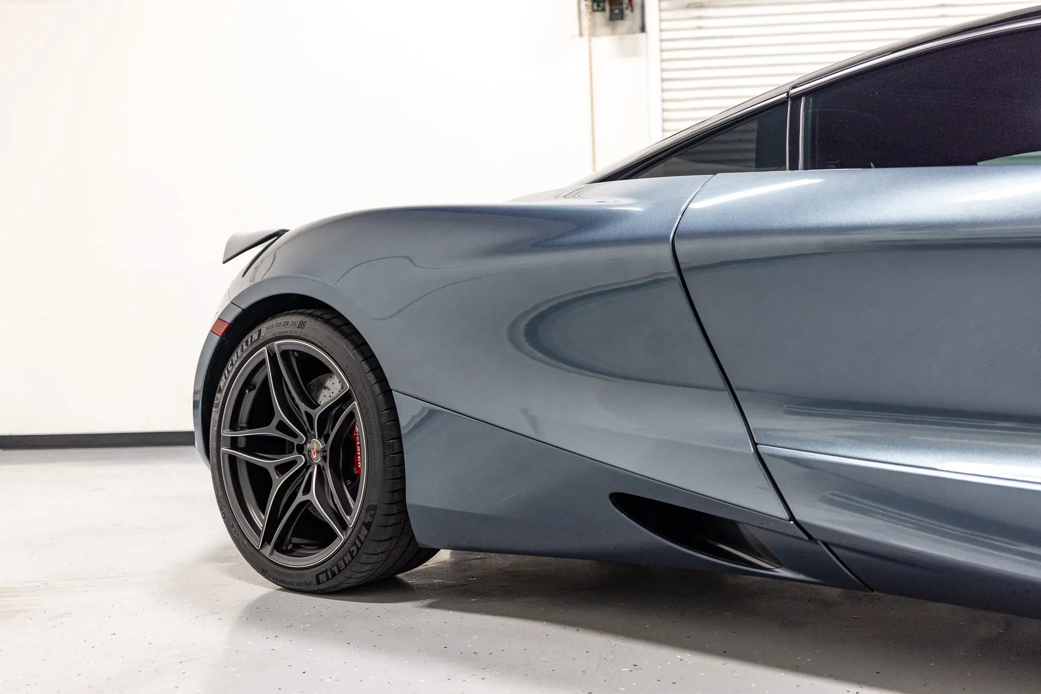 Used 2018 McLaren 720S Performance photo 29