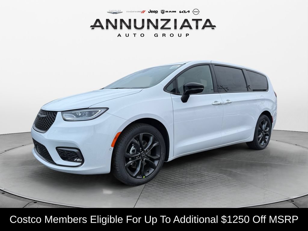 New 2026 Chrysler Pacifica Select