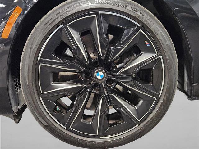 2023 BMW 760i xDrive