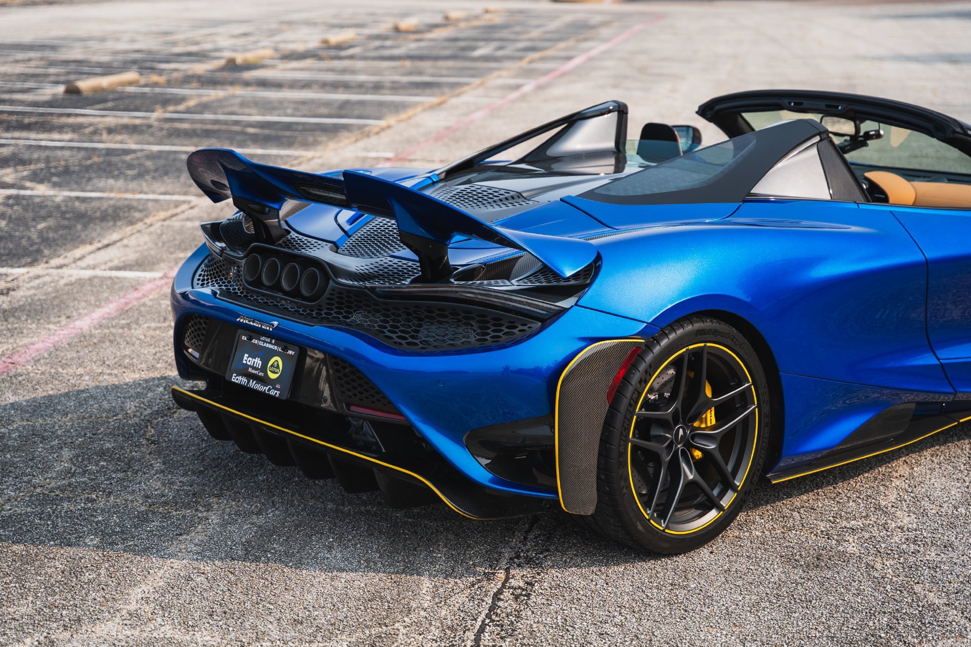 Used 2022 McLaren 765LT photo 19
