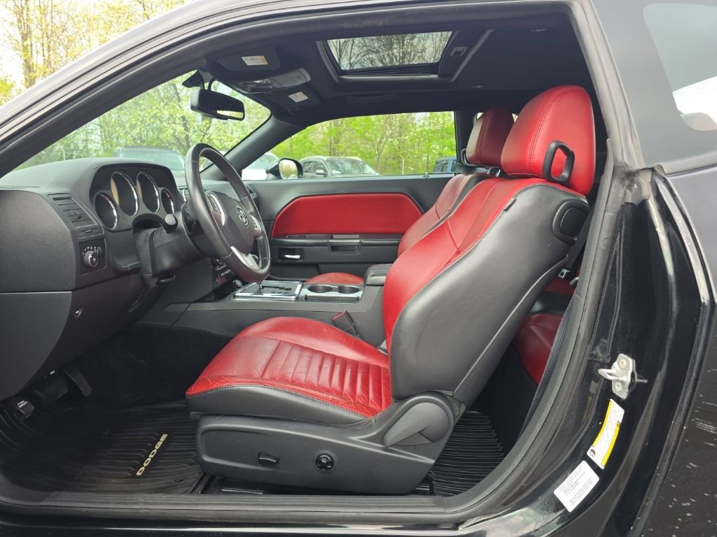 2014 Dodge Challenger SXT Plus