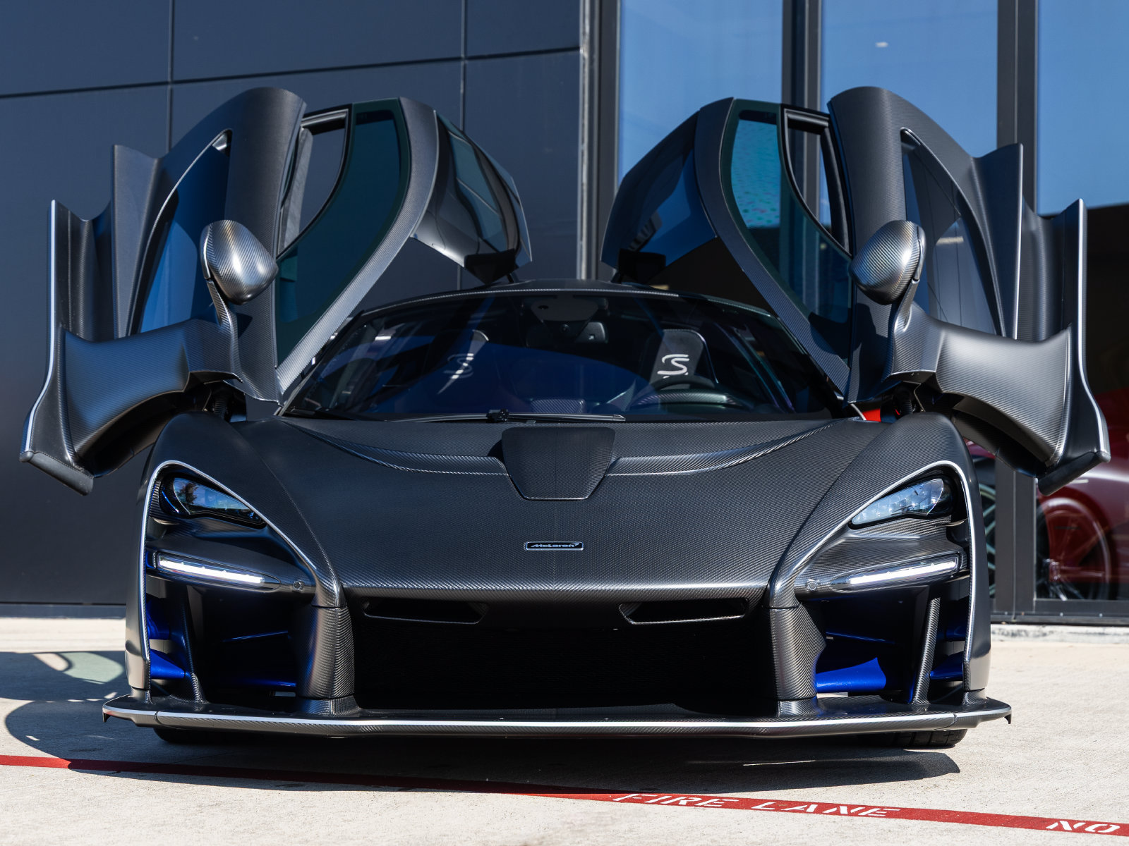 Used 2019 McLaren Senna photo 8