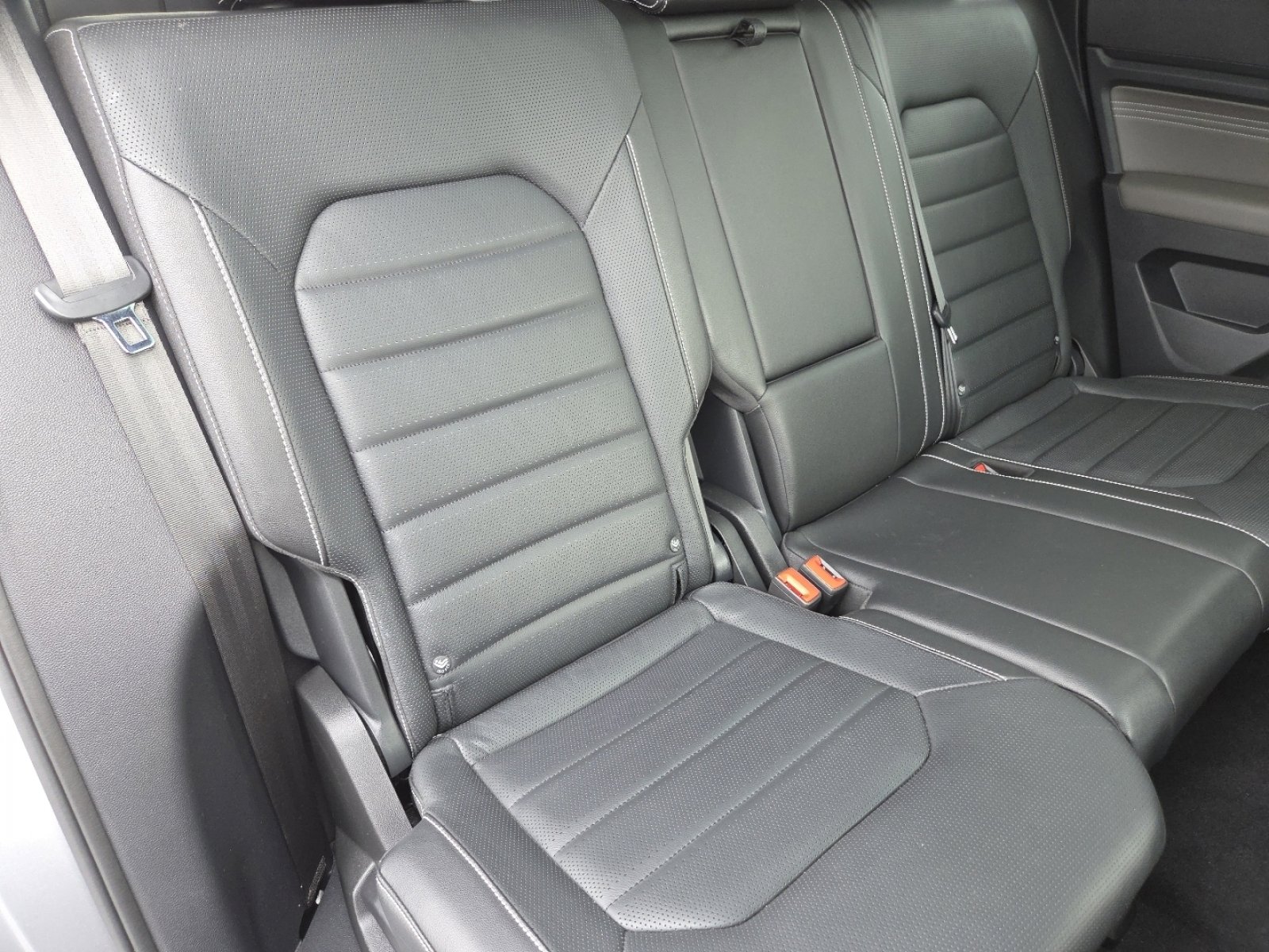 2022 Volkswagen Atlas Cross Sport SEL Premium R-Line