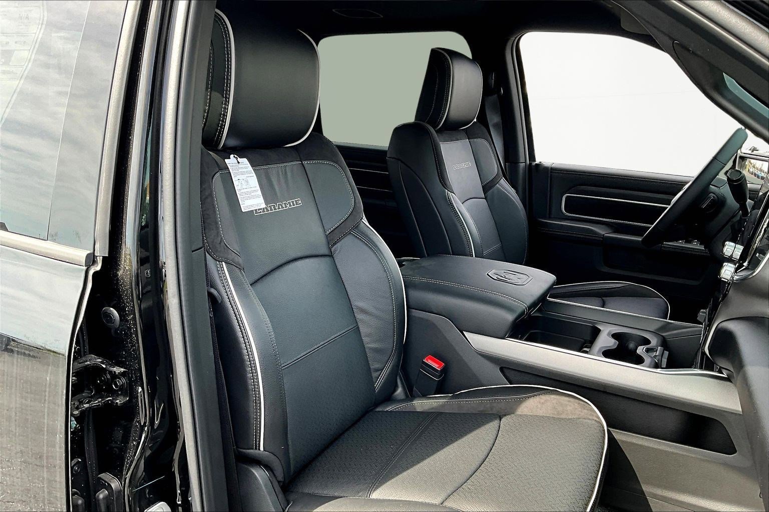 2026 RAM 4500 4x4 Crew Cab DRW