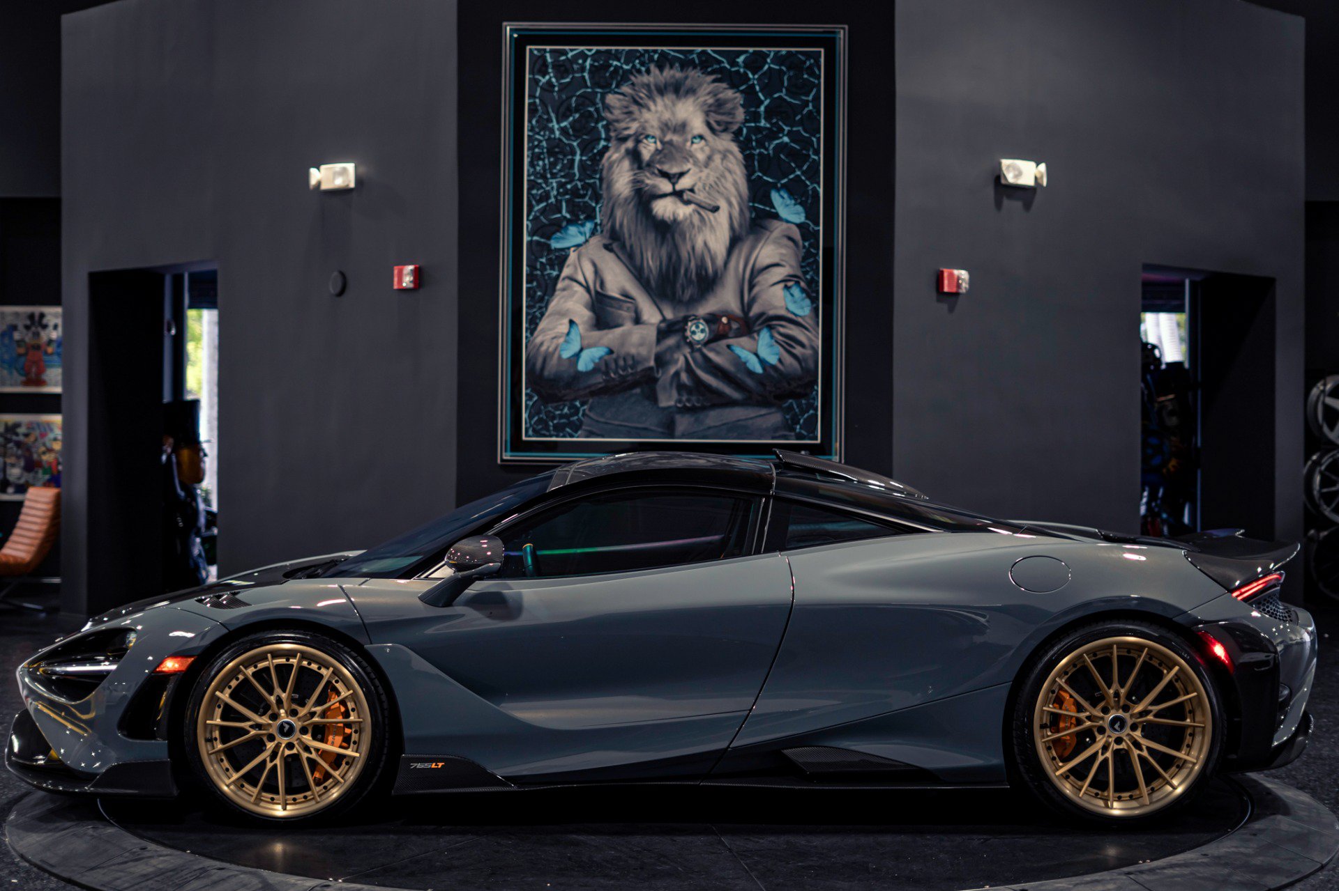 Used 2021 McLaren 765LT photo 49