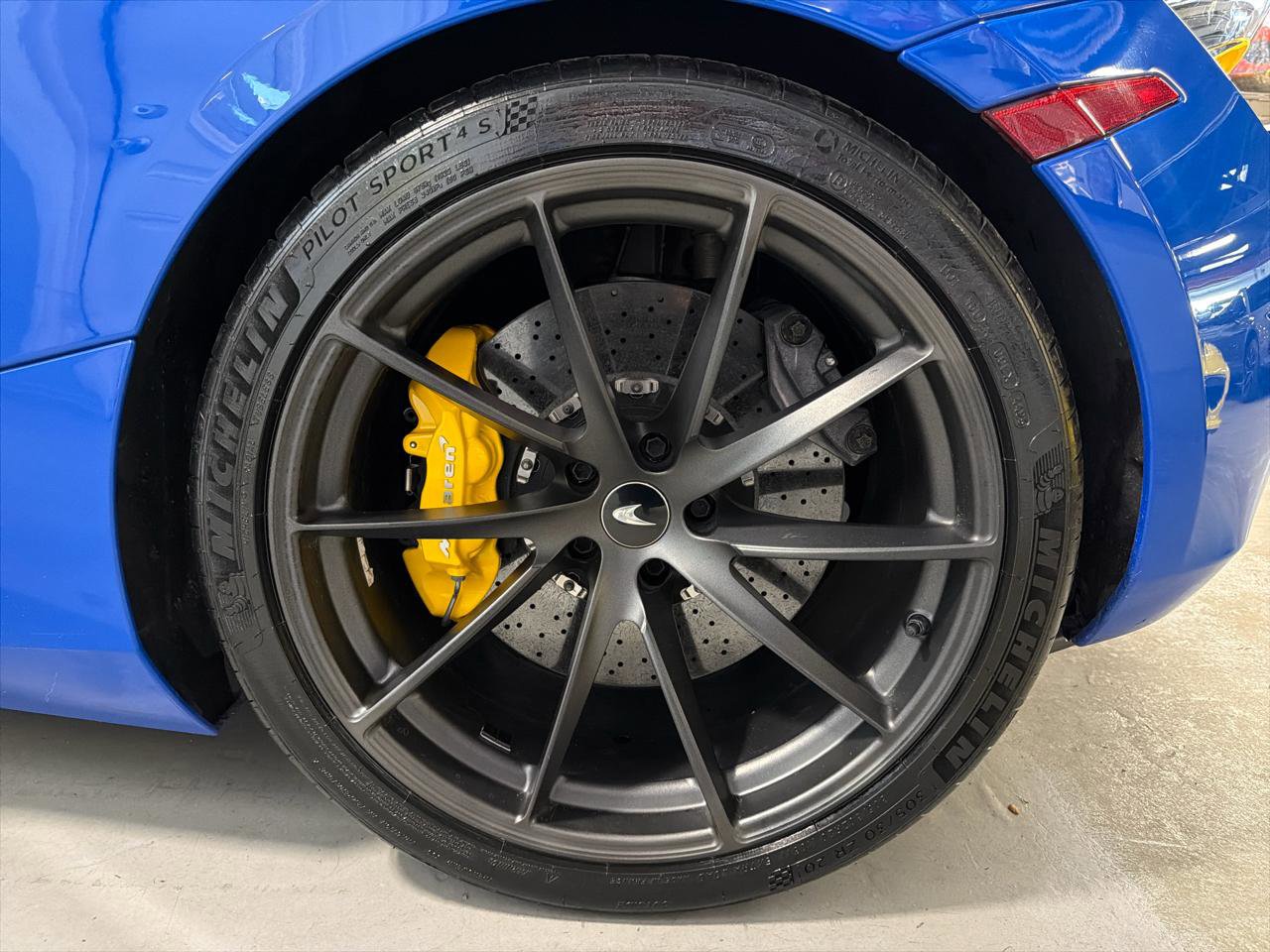 Used 2020 McLaren 720S Performance photo 15