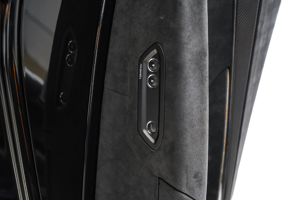 Used 2022 McLaren 765LT photo 30