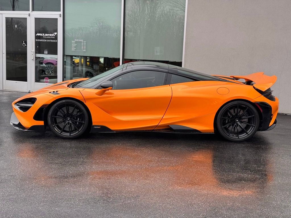 Used 2021 McLaren 765LT photo 3