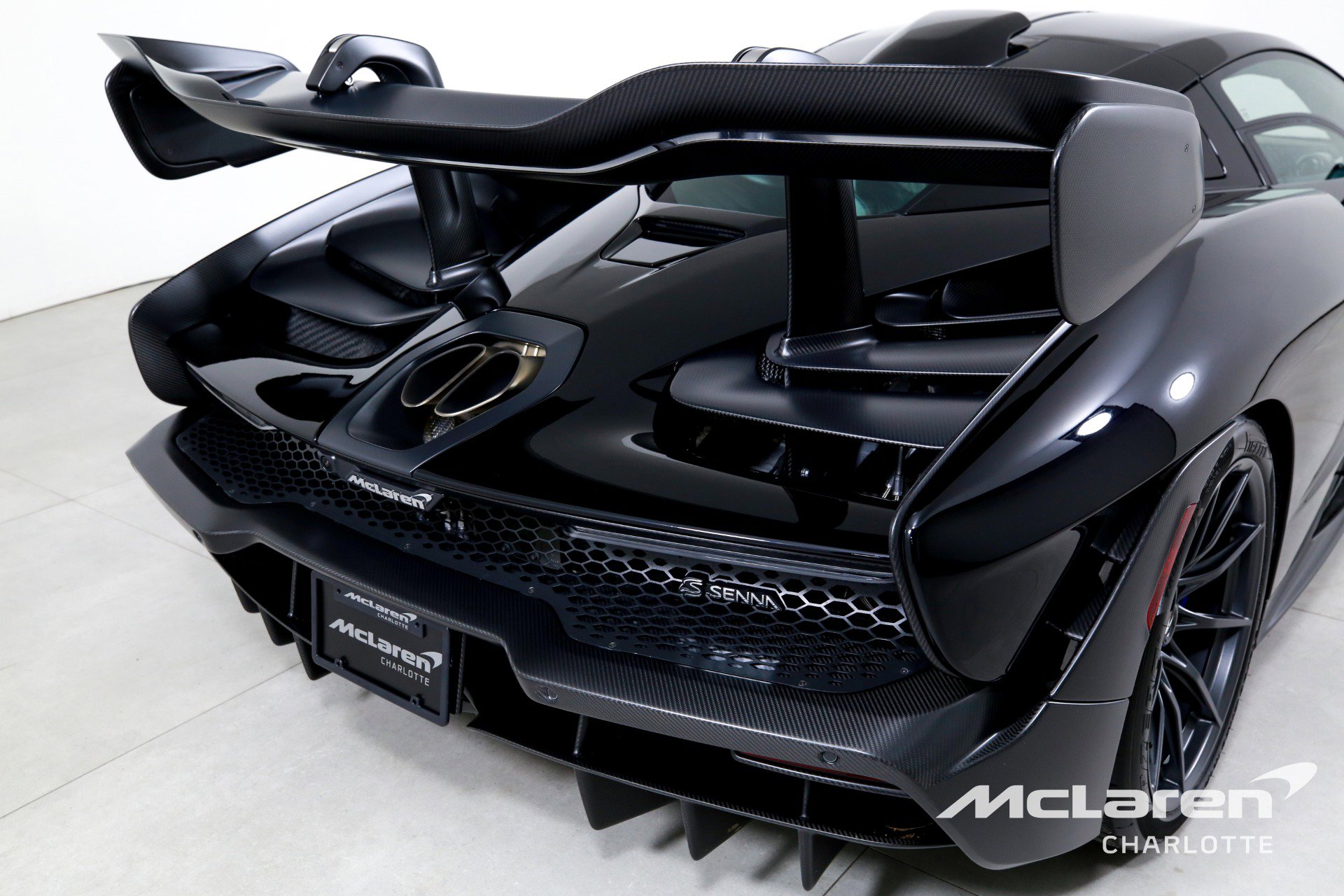 Used 2019 McLaren Senna photo 31