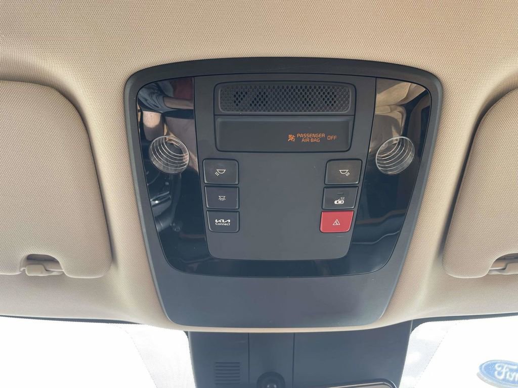 2024 Kia Carnival EX