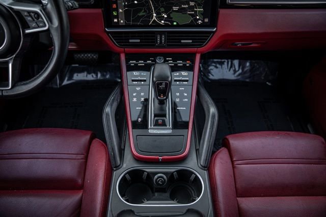 2022 Porsche Cayenne Platinum Edition