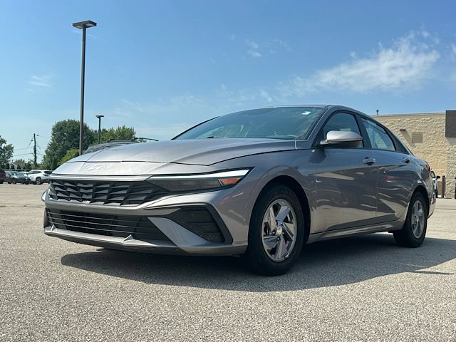 Used 2024 Hyundai Elantra SE