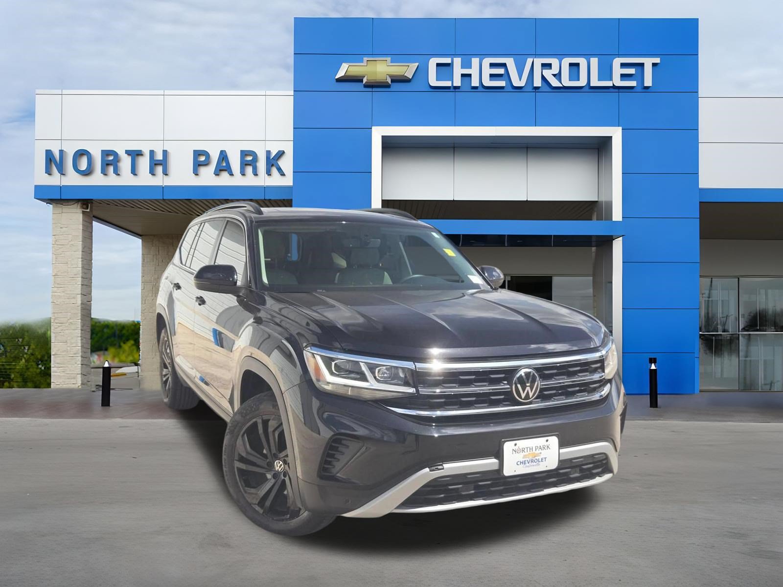 Used 2023 Volkswagen Atlas SE w/ Panoramic Sunroof Package