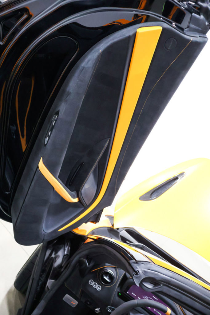 Used 2022 McLaren 765LT photo 38