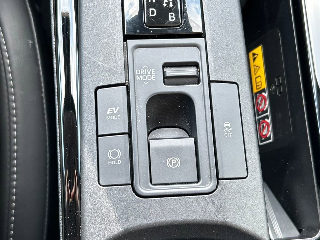 2025 Toyota Prius XLE