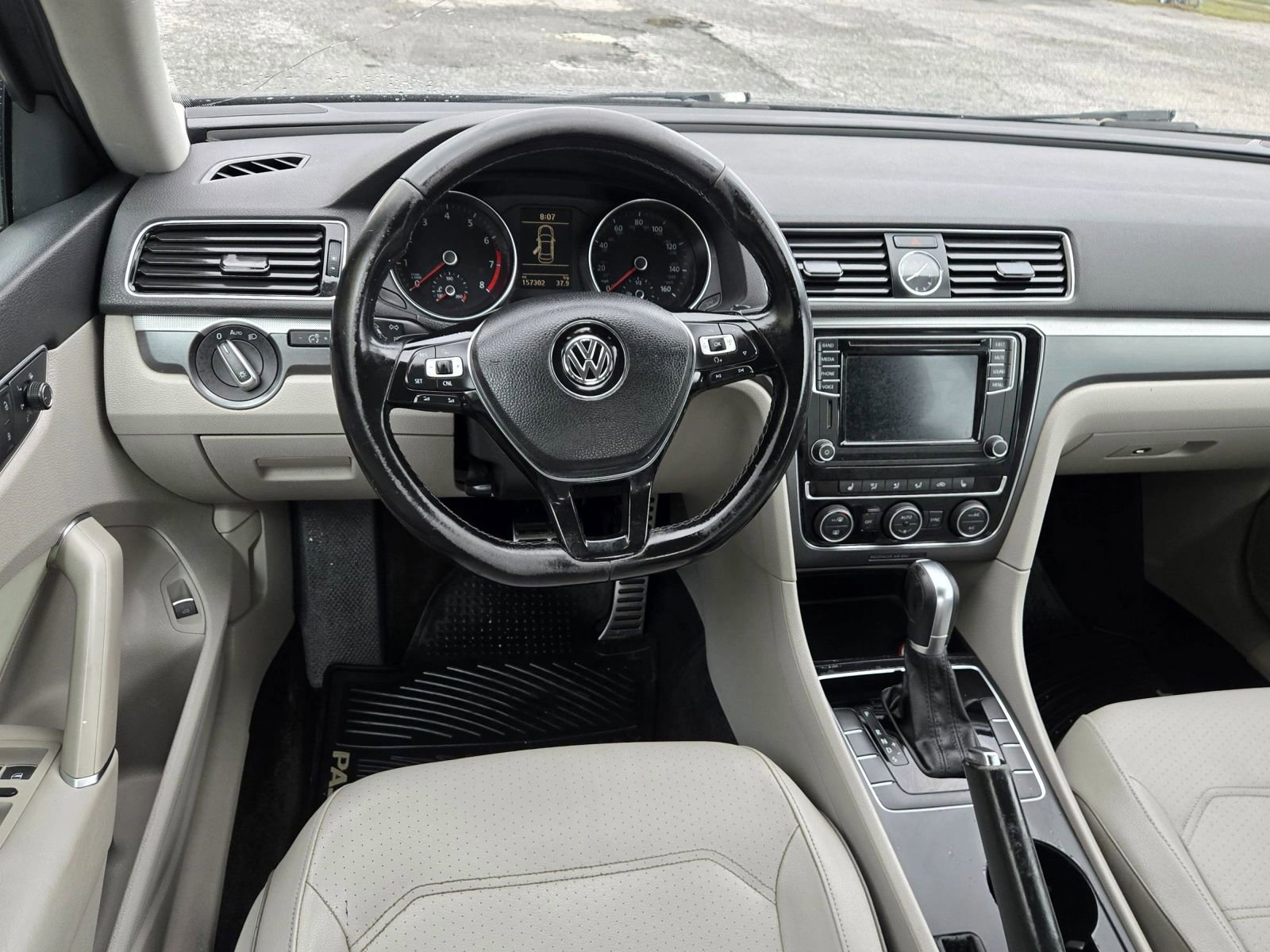 2017 Volkswagen Passat 1.8T R-Line