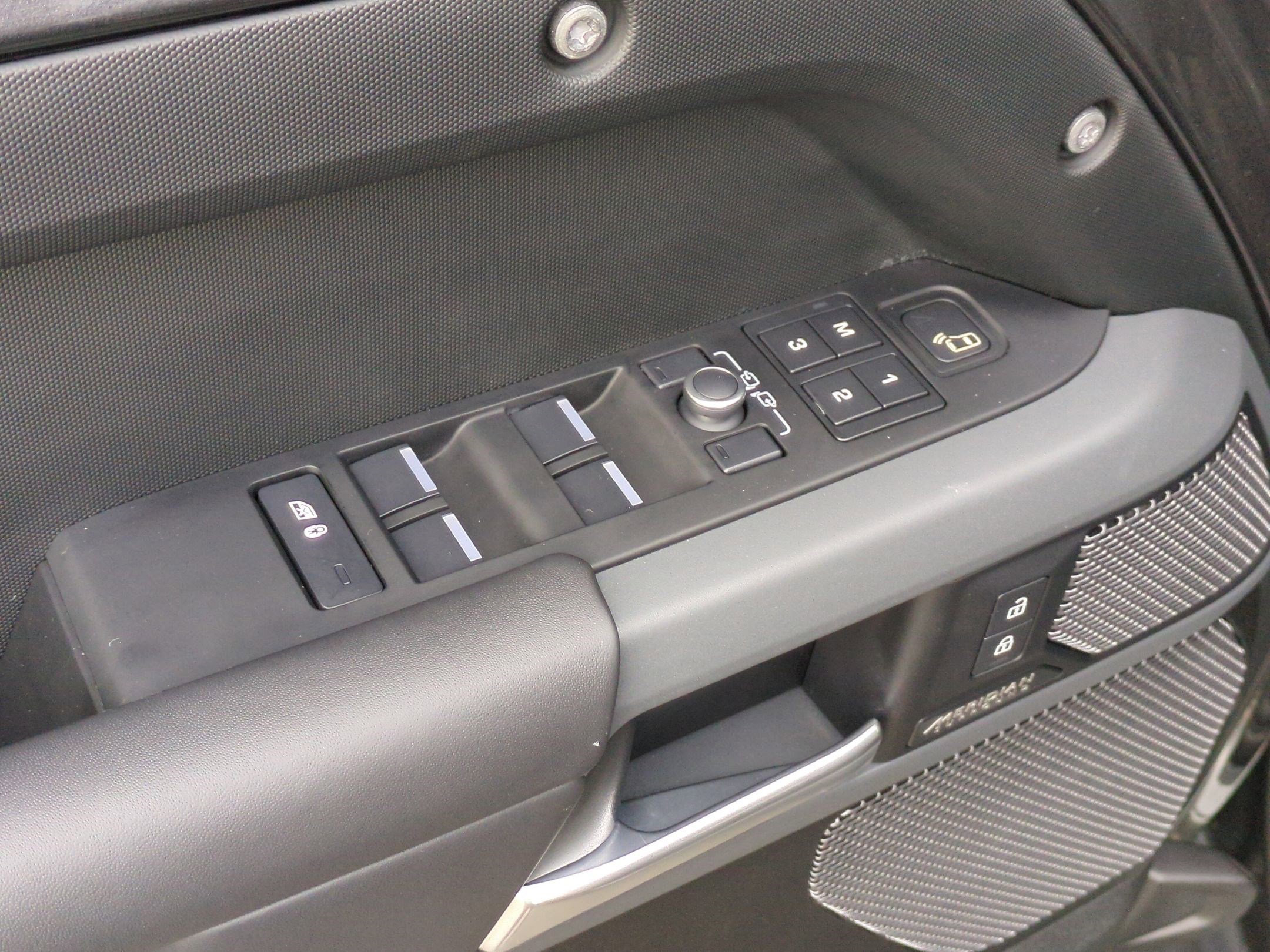 2023 Land Rover Defender 110 X