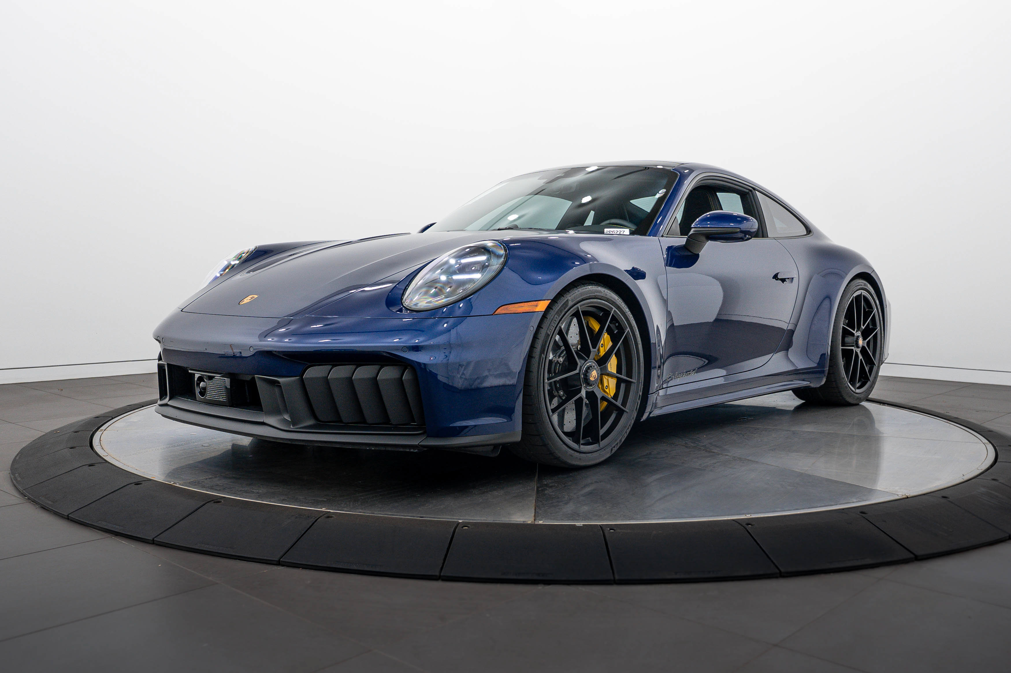 2026 Porsche 911 Carrera 4 GTS