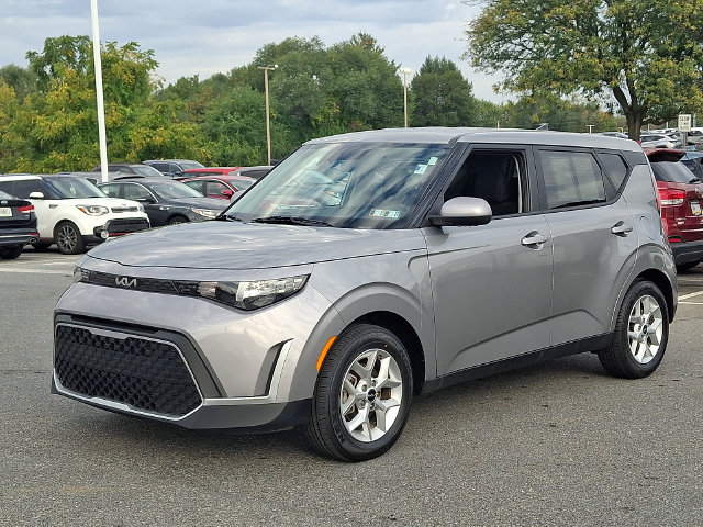 Used 2025 Kia Soul LX w/ LX Technology Package