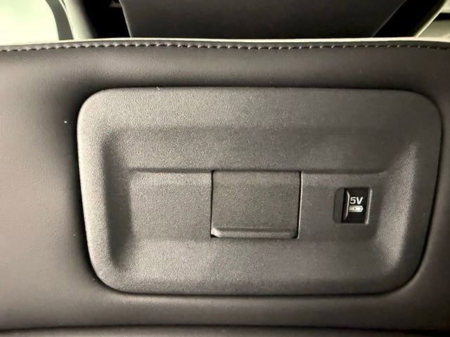 2025 Land Rover Discovery Dynamic SE