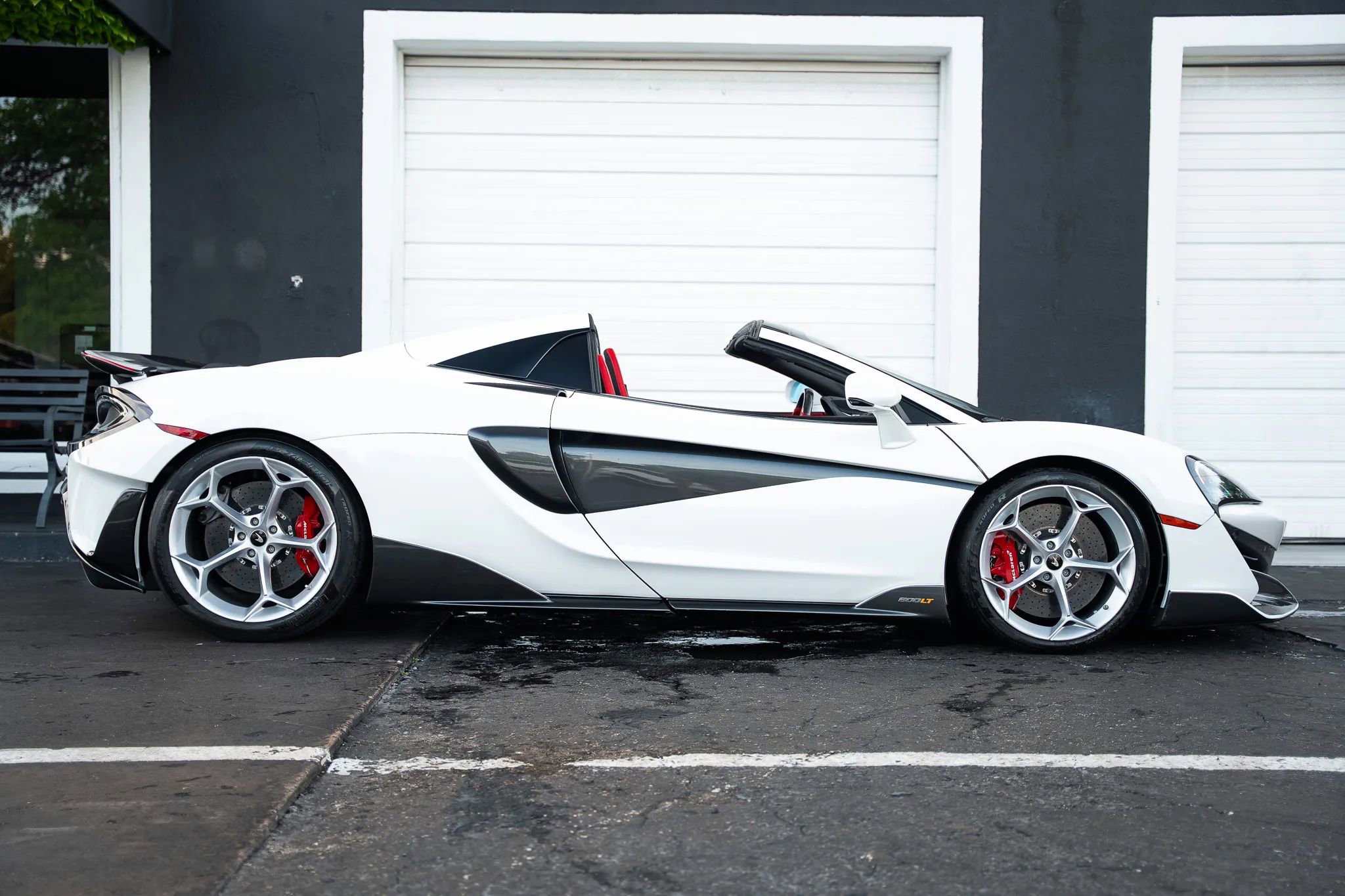 Used 2020 McLaren 600LT Spider photo 10