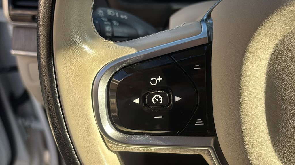 2023 Volvo Xc90 B6 Plus