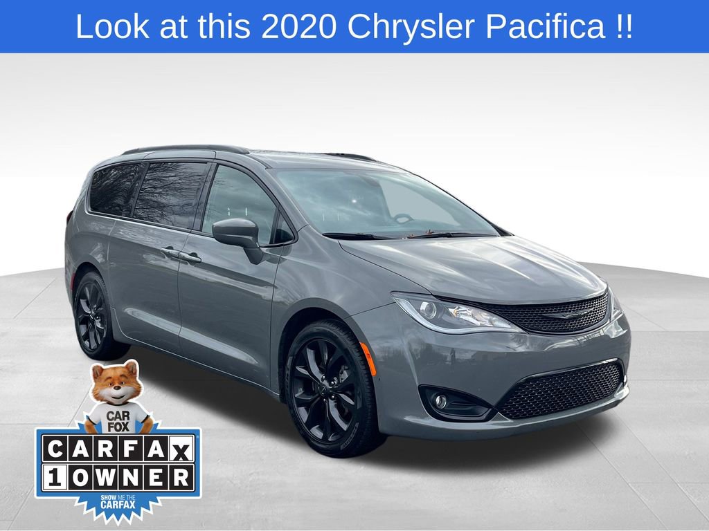 2020 Chrysler Pacifica Touring L