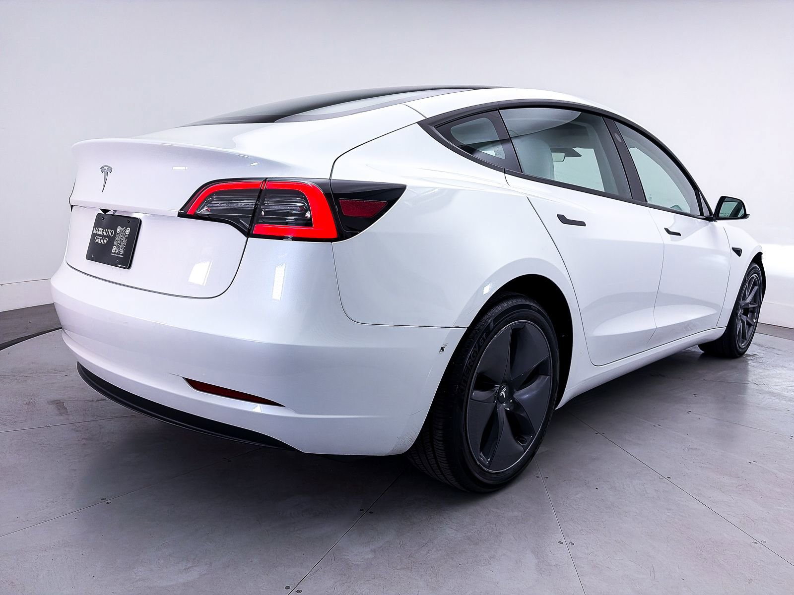 2023 Tesla Model 3 Standard Range