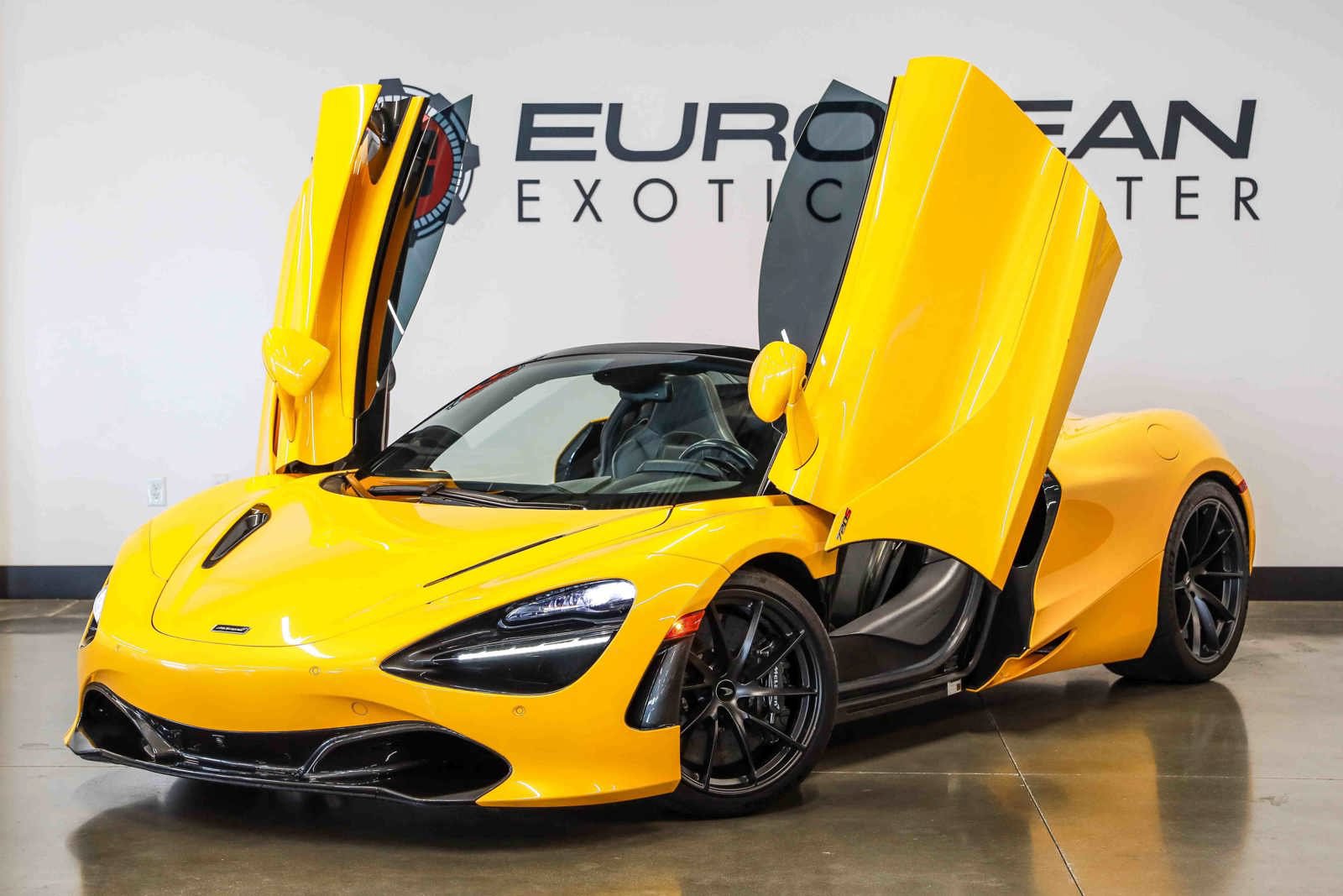 Used 2022 McLaren 720S Performance photo 9