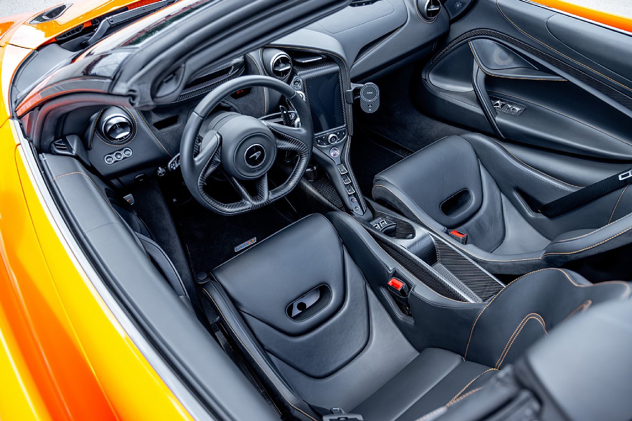 Used 2022 McLaren 765LT photo 26
