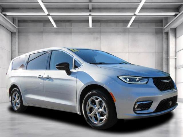 Certified 2024 Chrysler Pacifica Limited