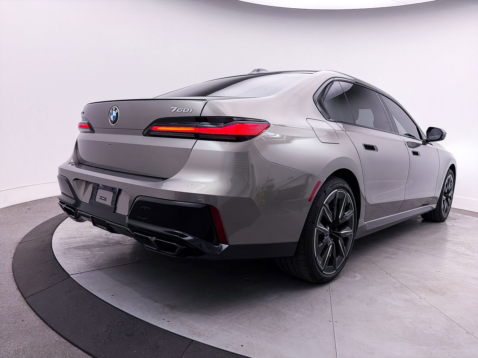 2024 BMW 760i xDrive