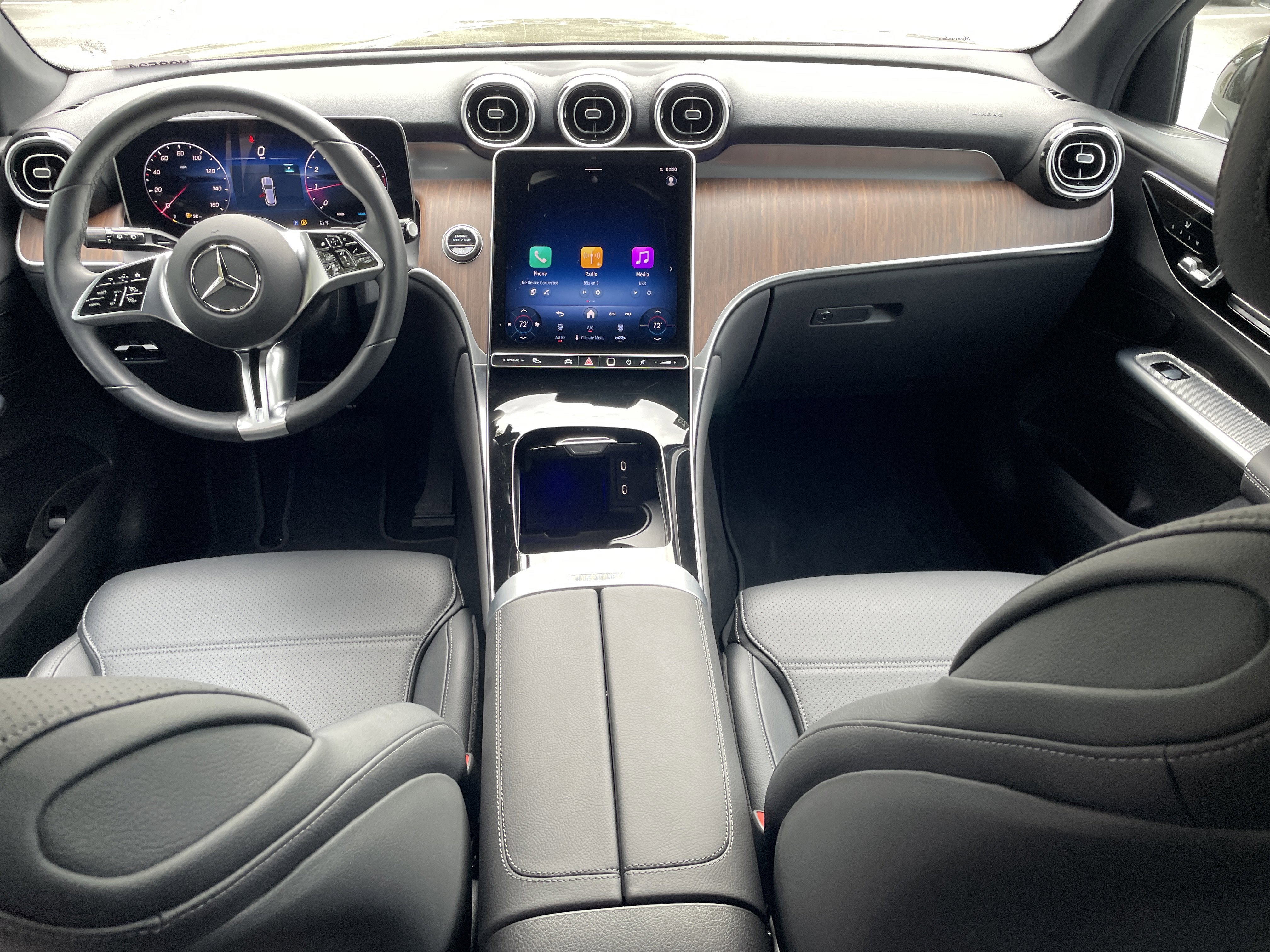 2025 Mercedes-Benz GLC 300