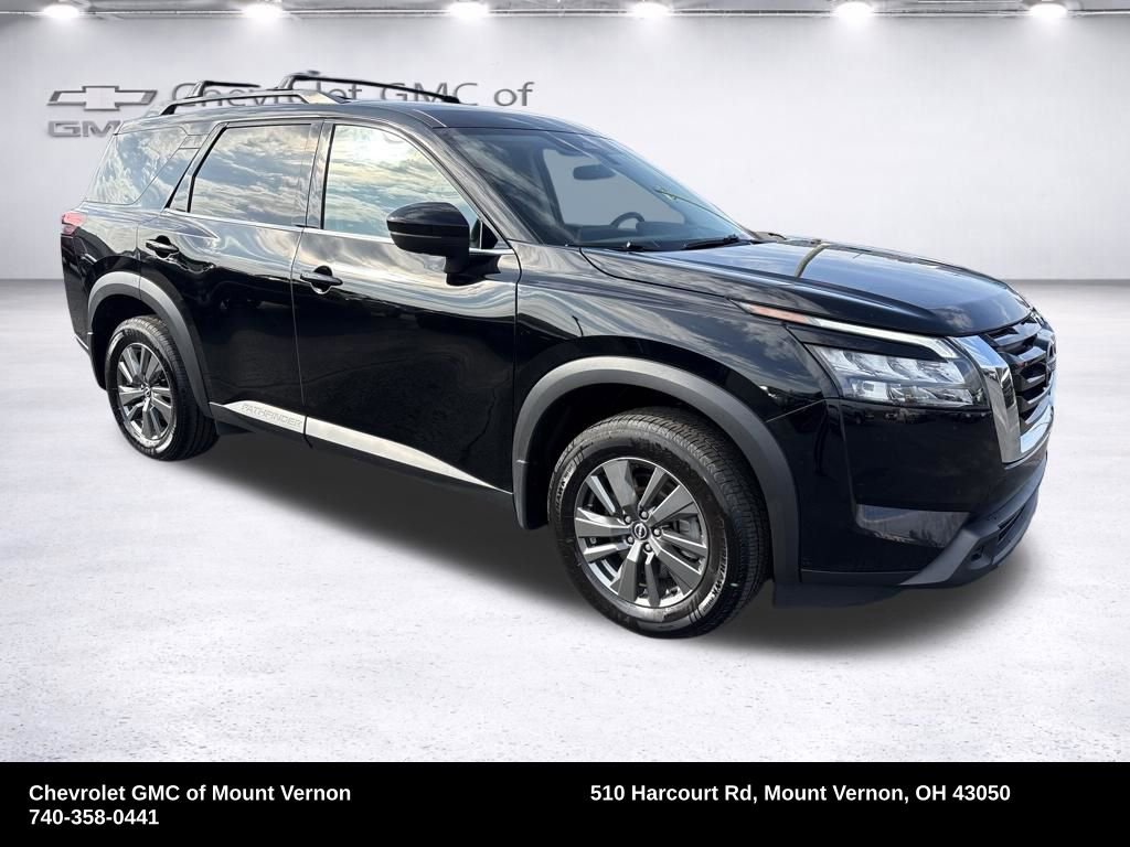 2023 Nissan Pathfinder SV