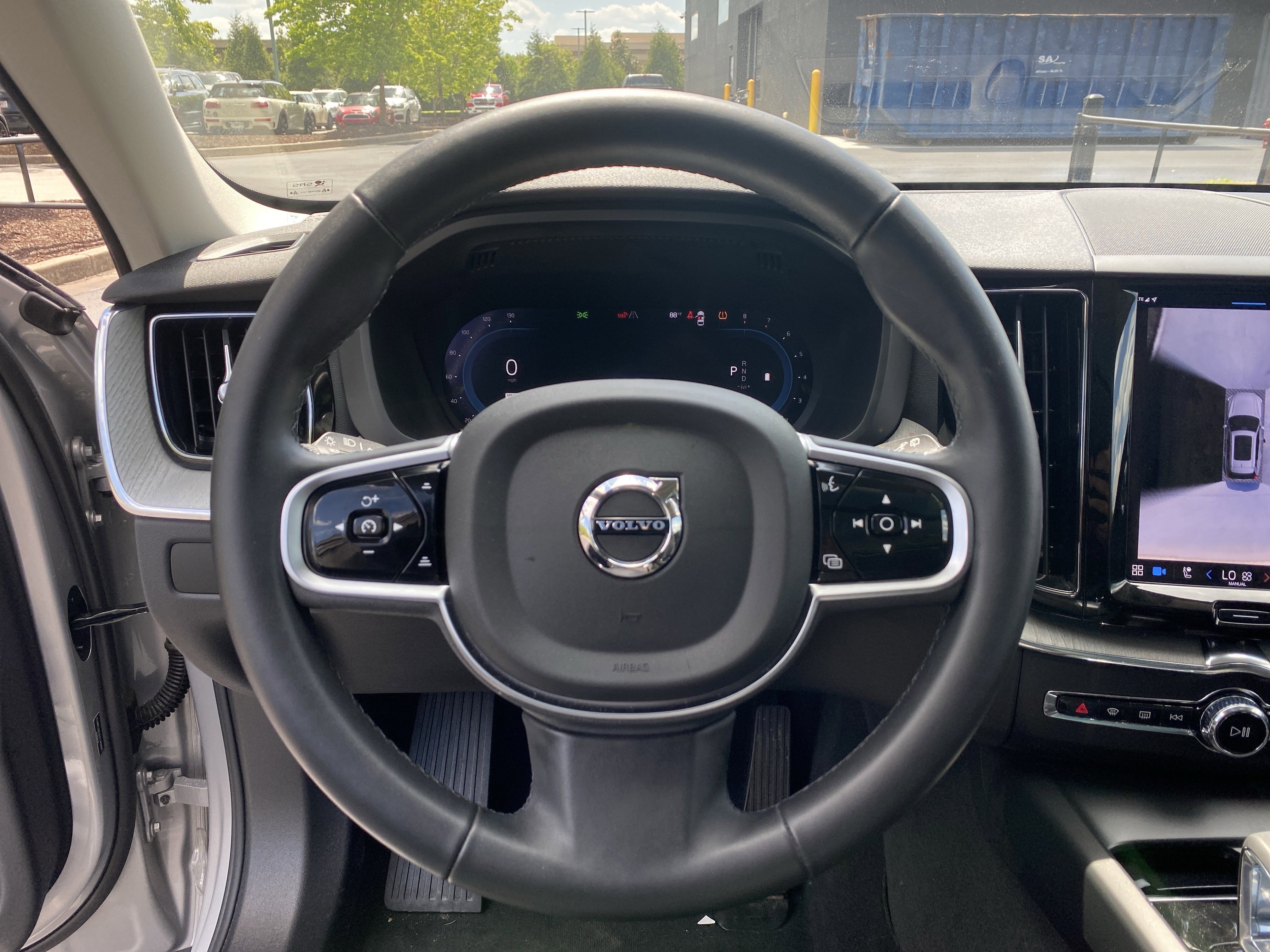 2025 Volvo XC60 B5 Plus