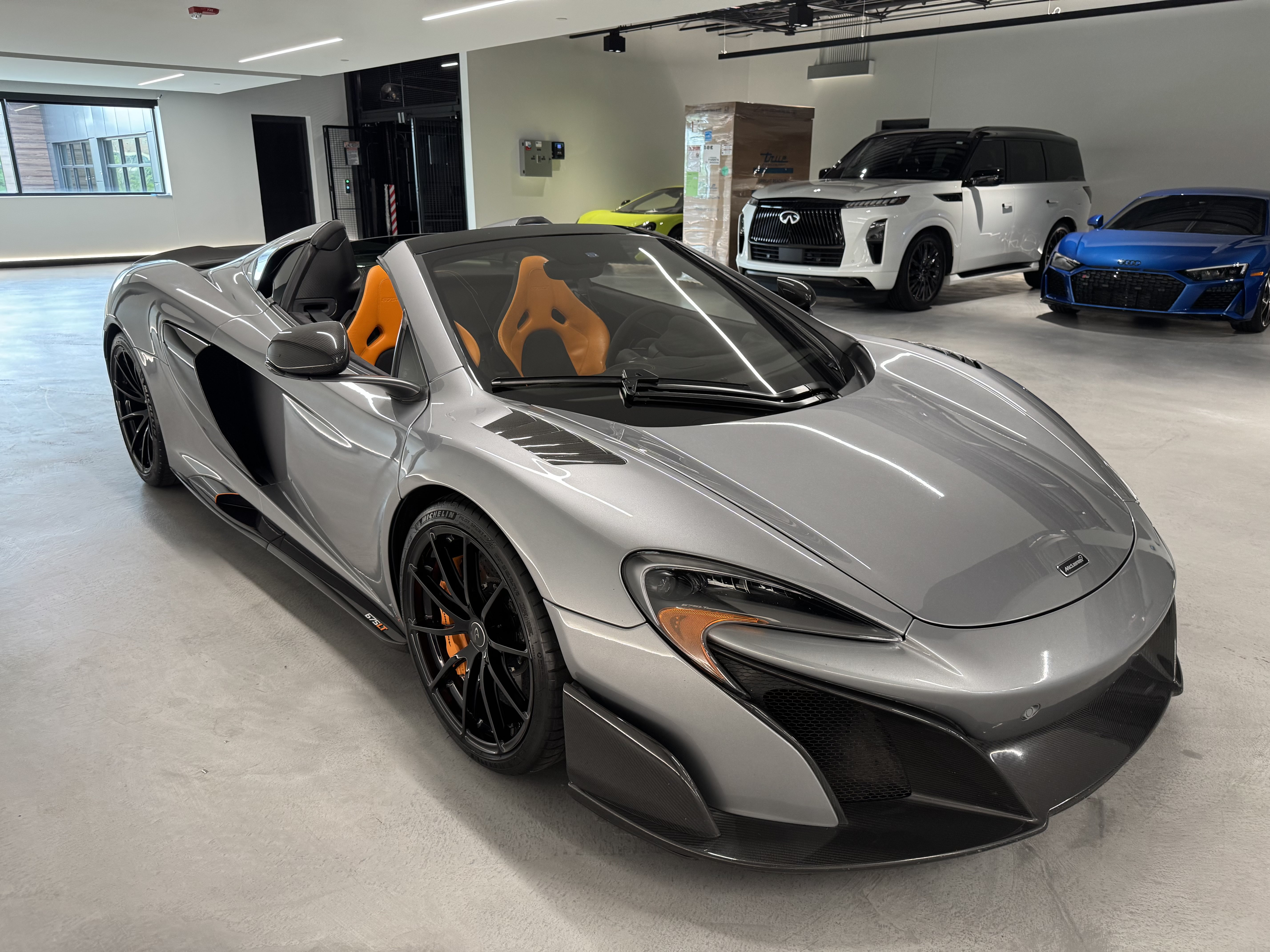 Used 2016 McLaren 675LT Spider photo 12